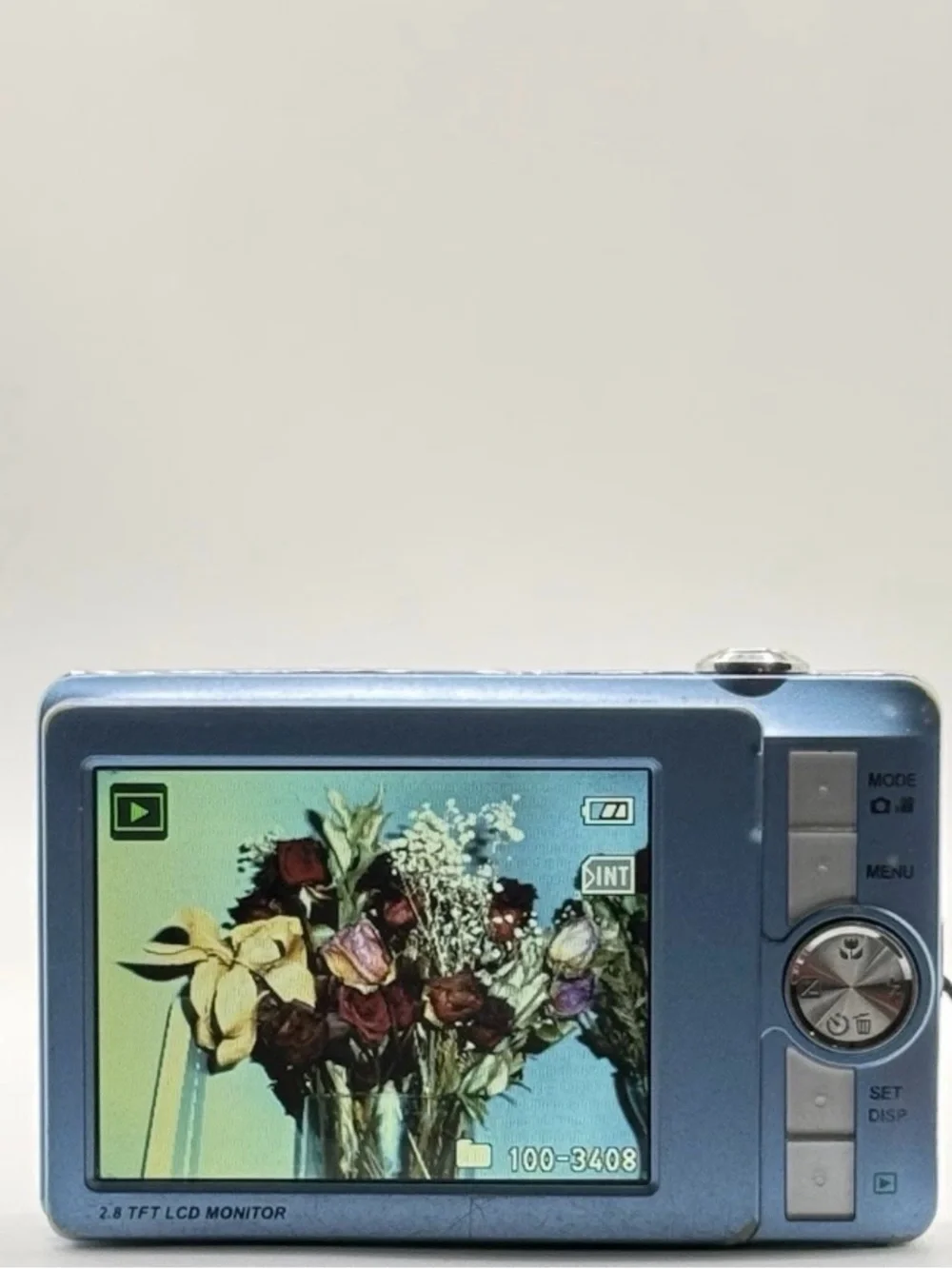 Sanyo Compact Digital Camera in Light Blue - 8.1 MP, 3x Optical Zoom